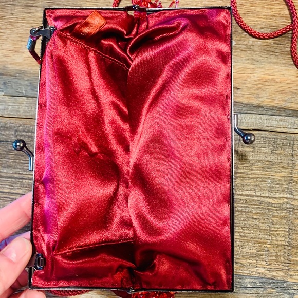 Red sparkle beaded clutch with strap - Picture 2 of 3